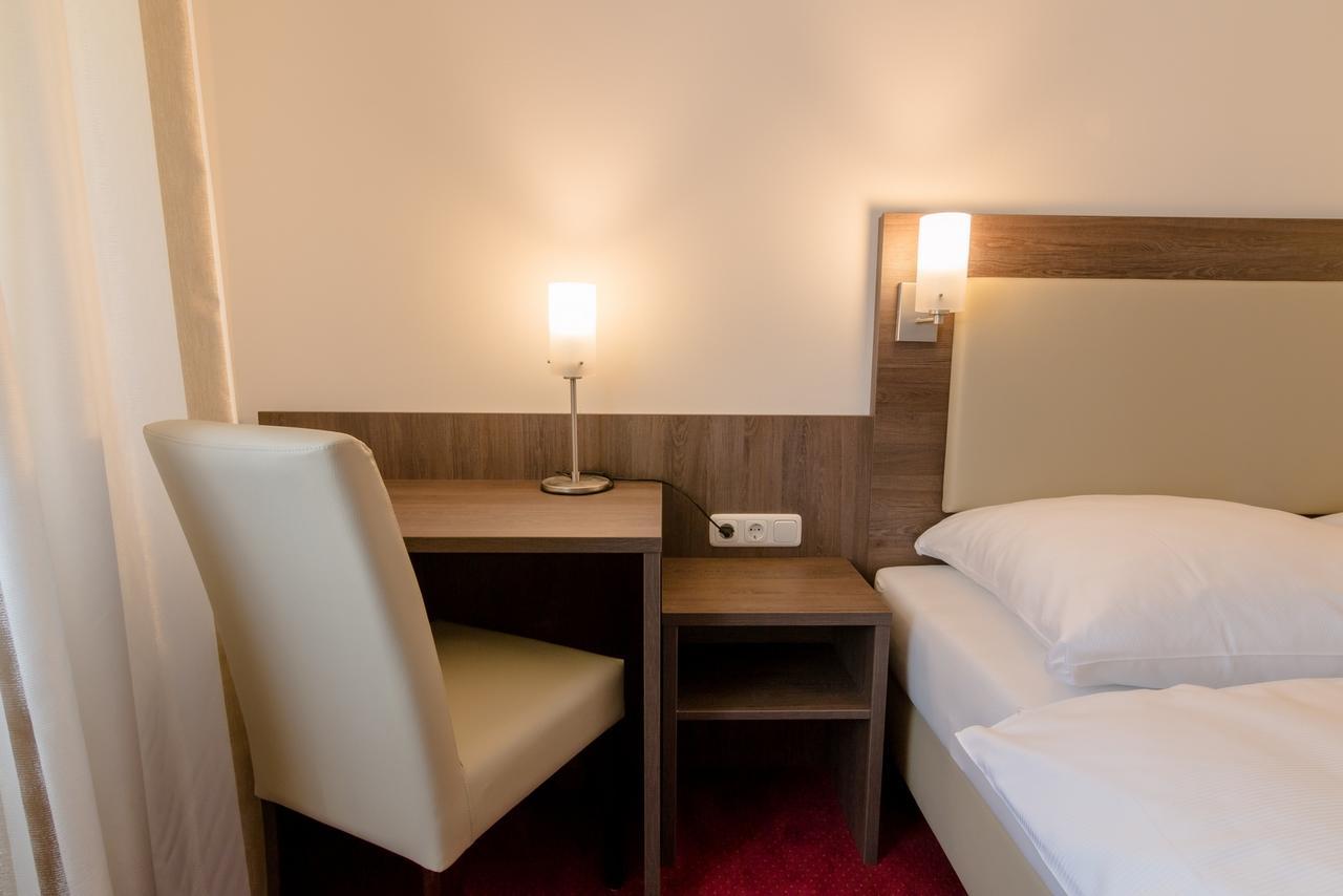 Hotel Restaurant Jaegerhof Kerpen  Kültér fotó